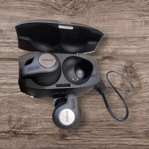 Jabra Wireless Earbuds with Charging Case Elite 65T New And Waterproof